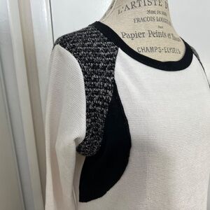 'Hem & Thread' Distressed Cotton White & Black Top